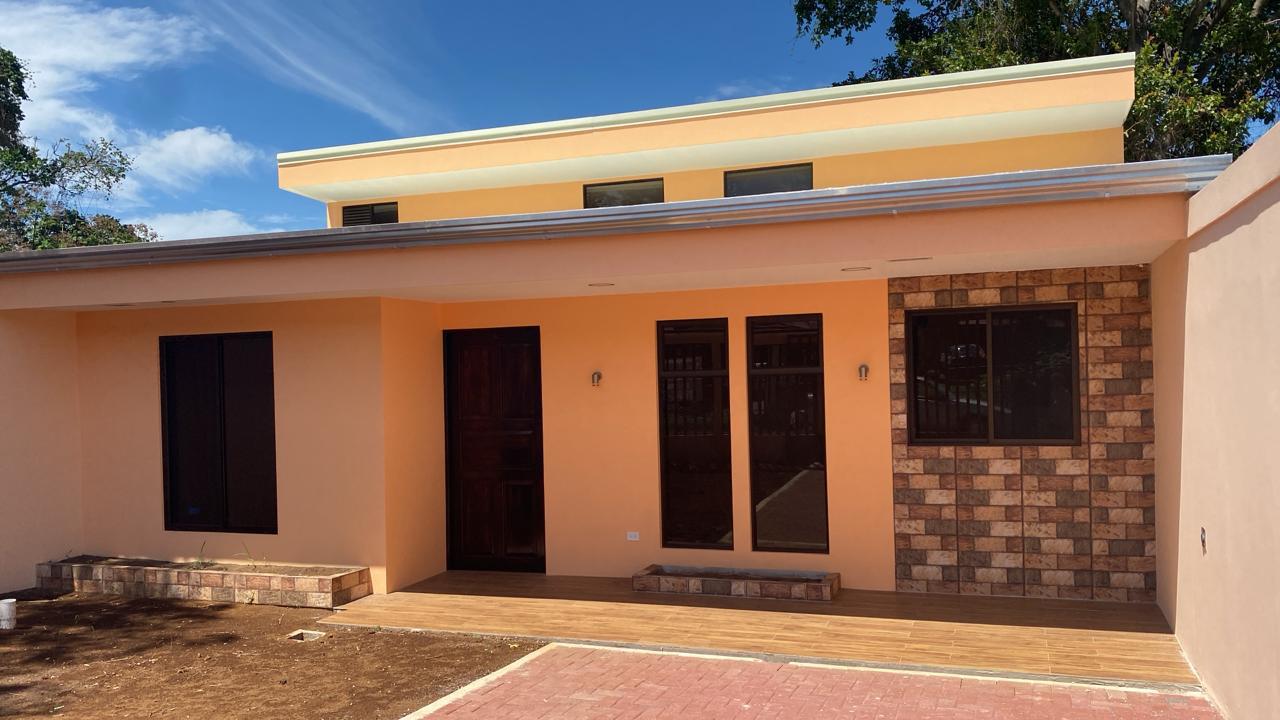 R1-2 Casa en renta en San Roque los Higuerones - $850 mensuales