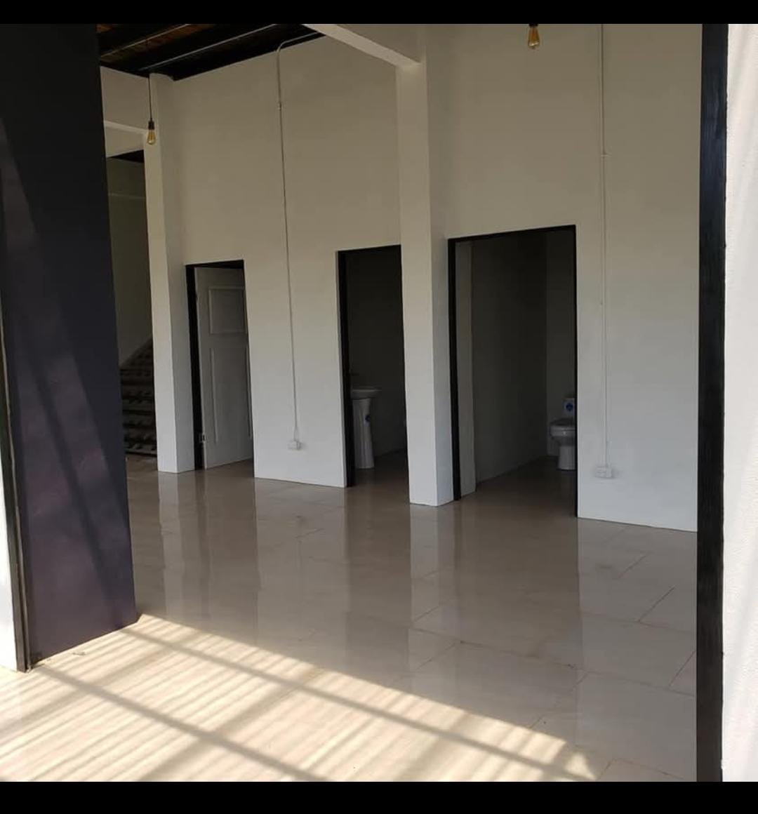 1-66-5 Propiedad Comercial en La Virgencita de Grecia - 1070 m2