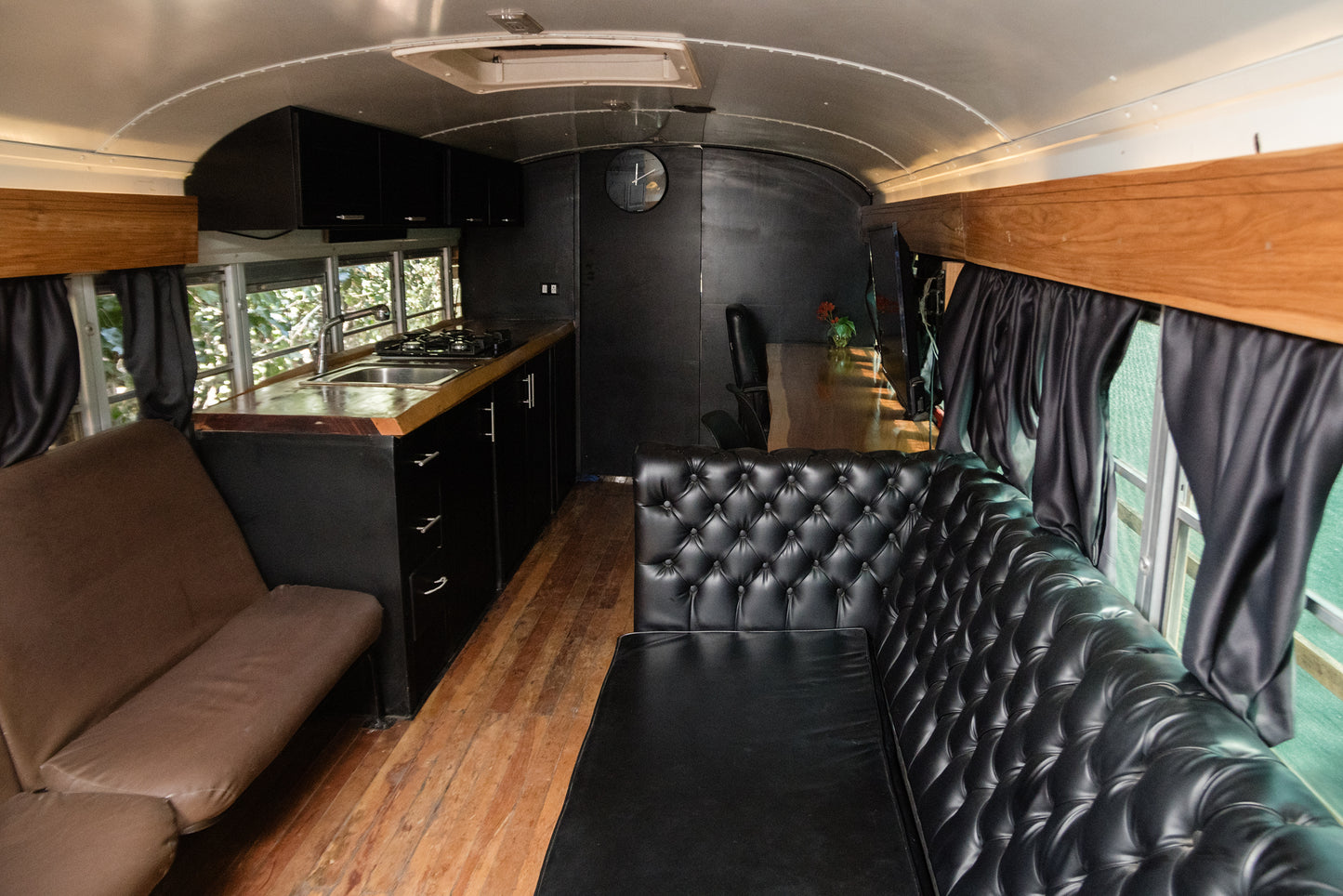 3-1-5 Fully Equipped Motorhome