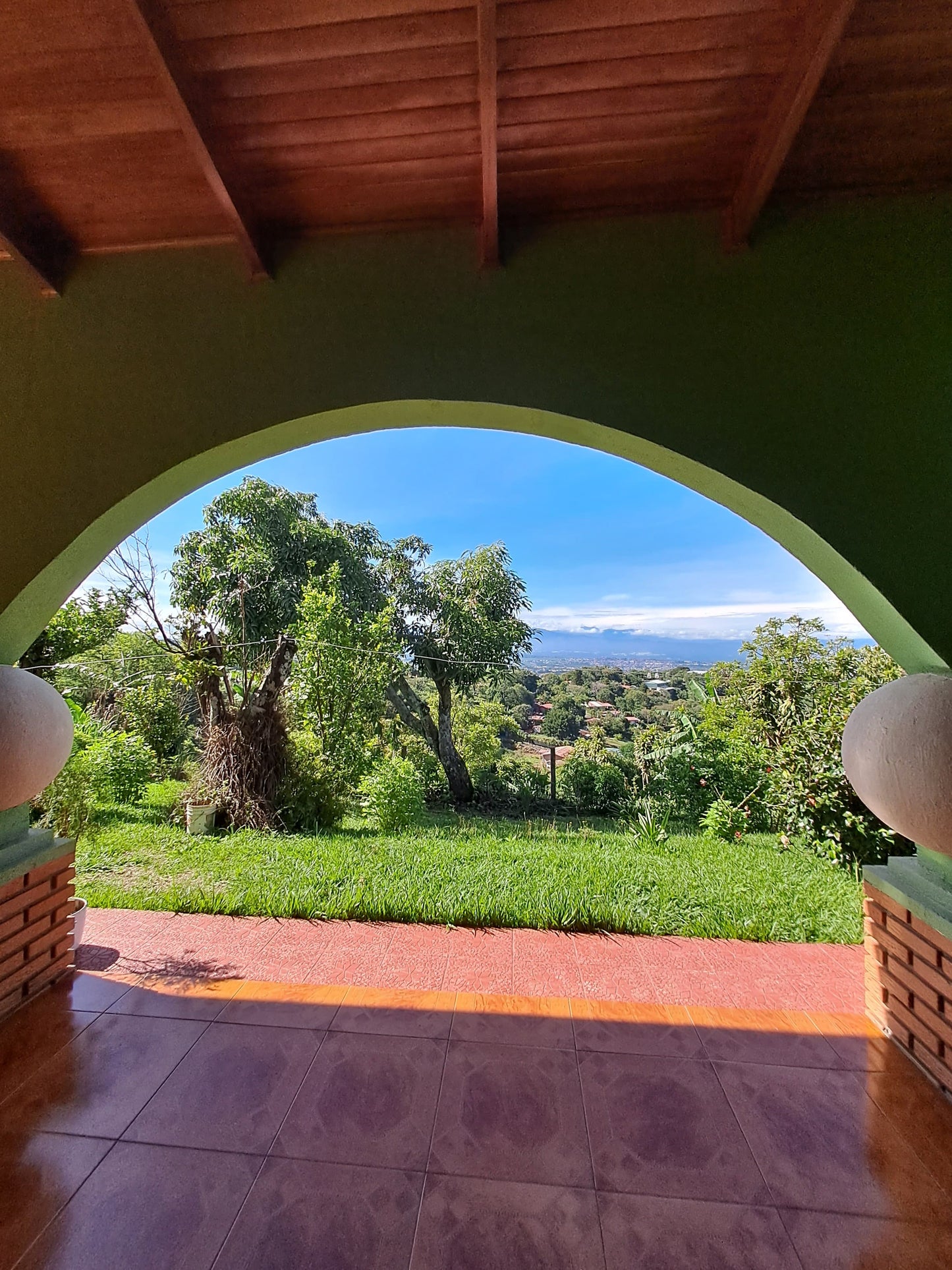3-2-5 Beautiful house with city views in San Pedro de Sarchí - 1400 m2