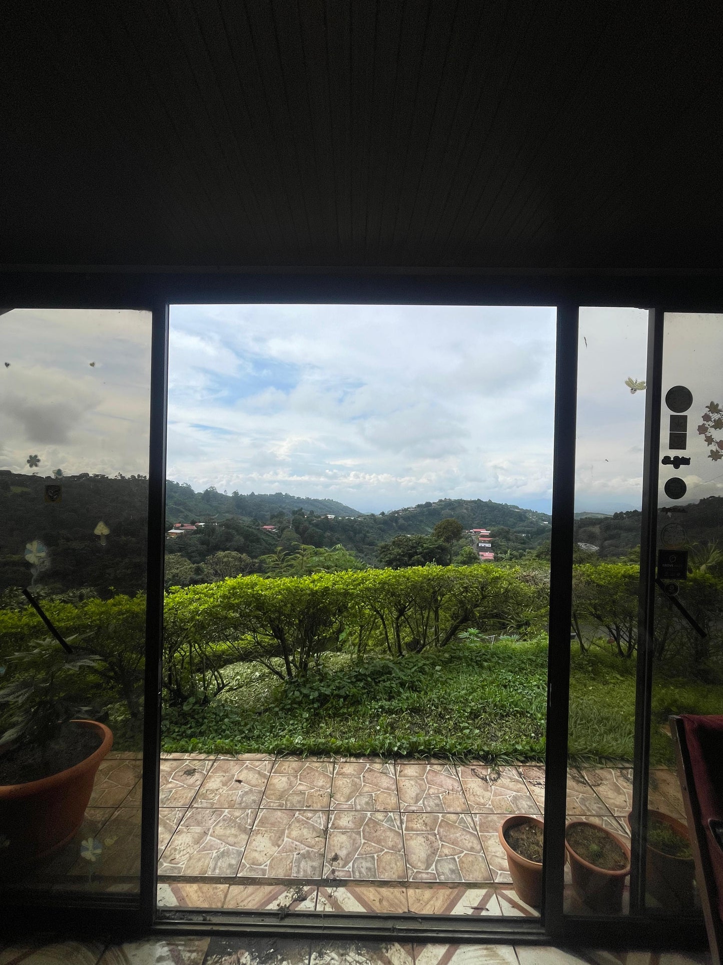 4-4-5 Propiedad con casa en Trojas de Sarchí - 17000 m2