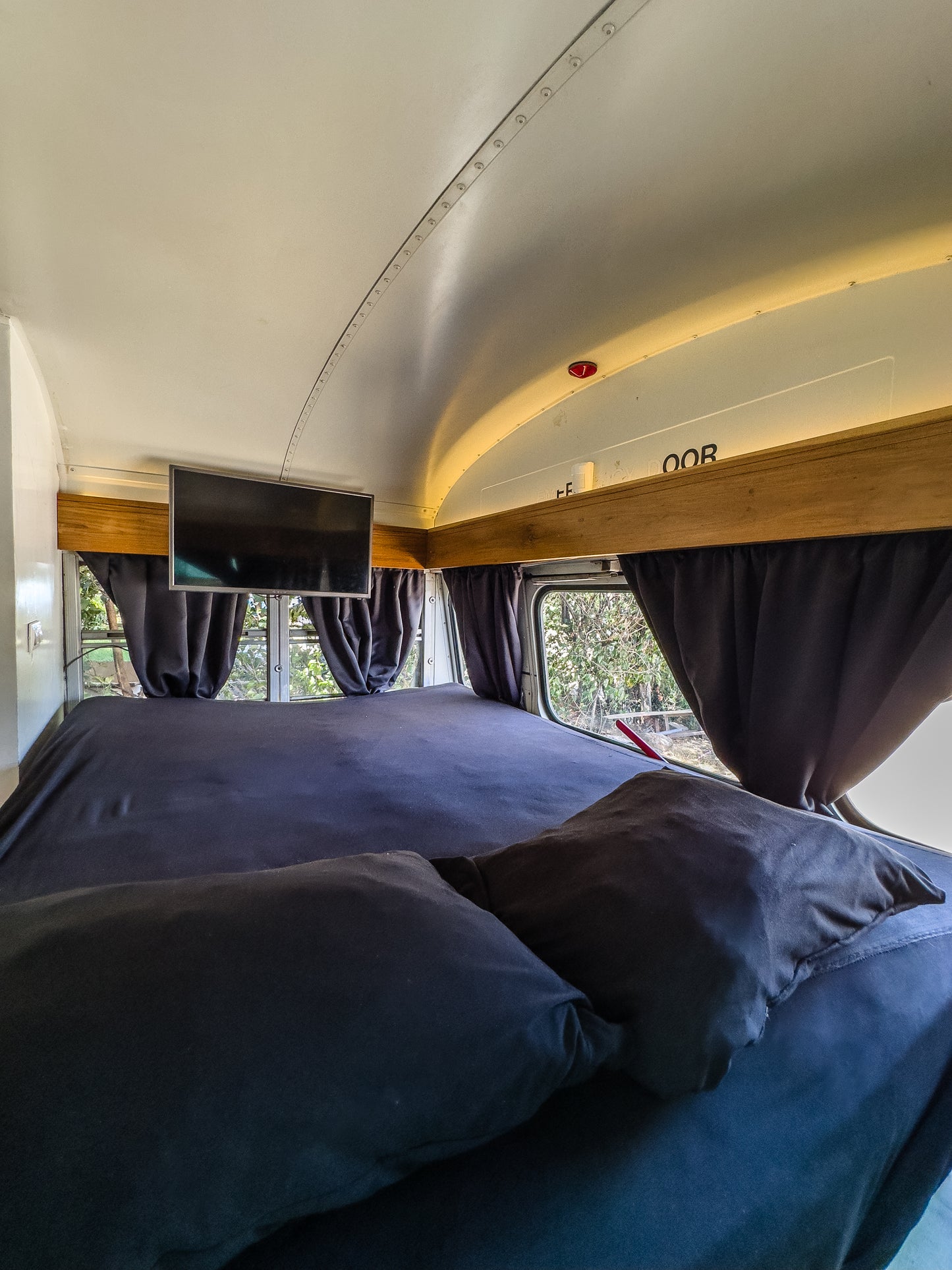 3-1-5 Fully Equipped Motorhome